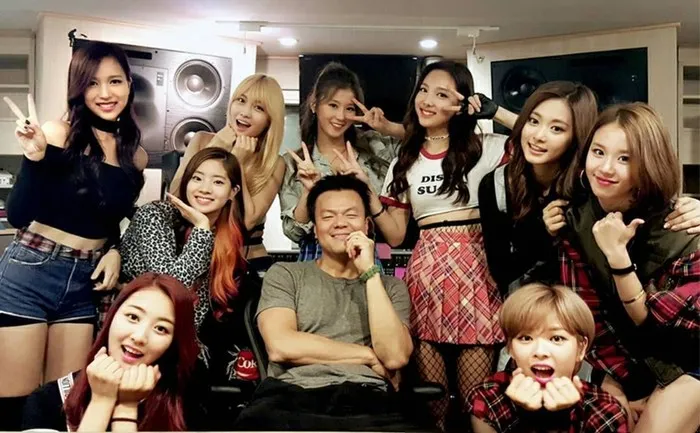 JYP新女团成员预测;女爱豆作为演员活动时,谁的简历照更胜一筹?