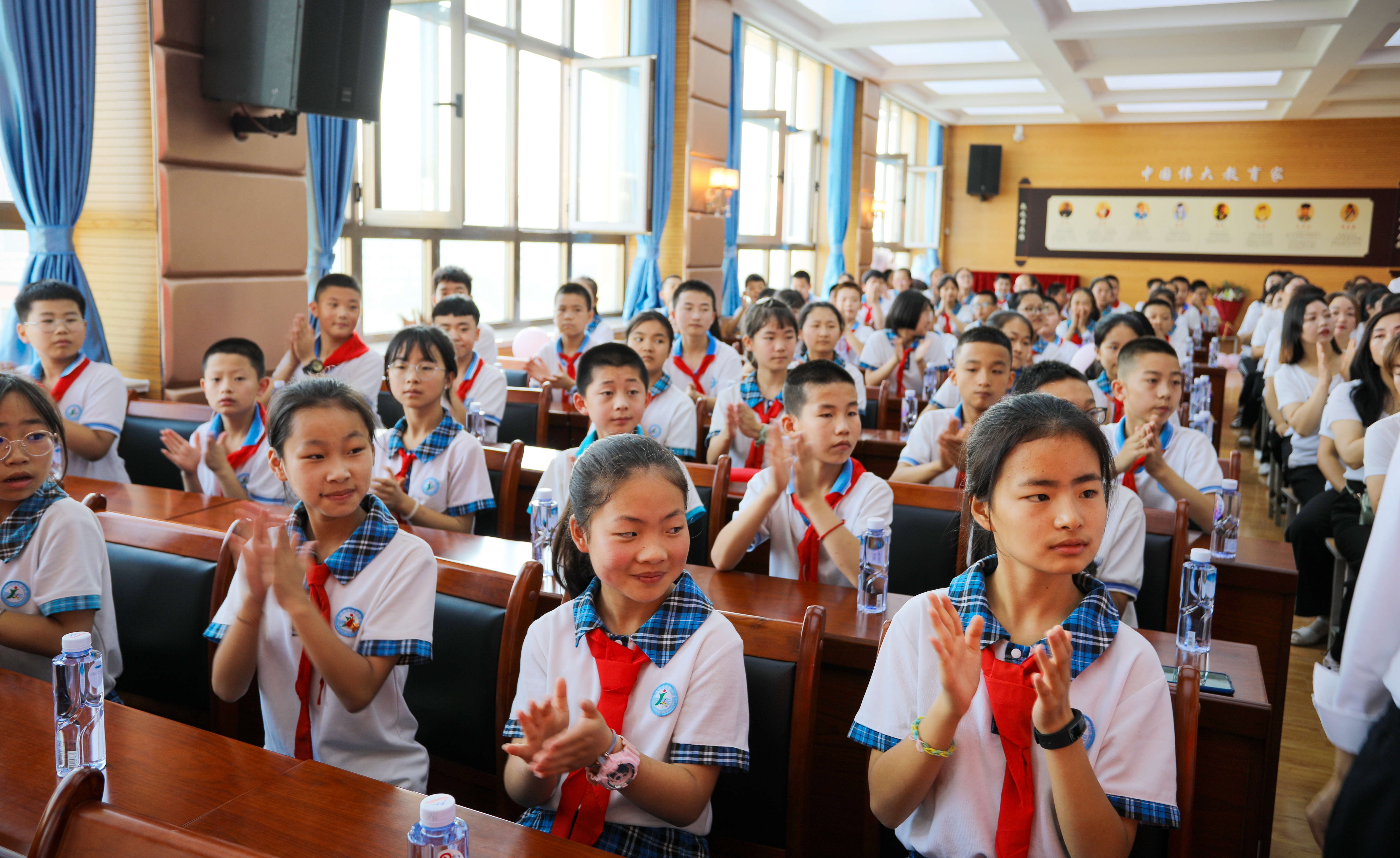 天水市天水郡小学举行六年级毕业典礼(图5)