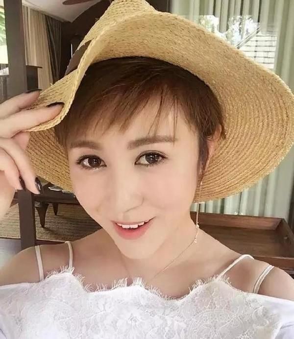 马丽：27岁成名，36岁嫁小10岁丈夫，因一部电影与沈腾避嫌6年