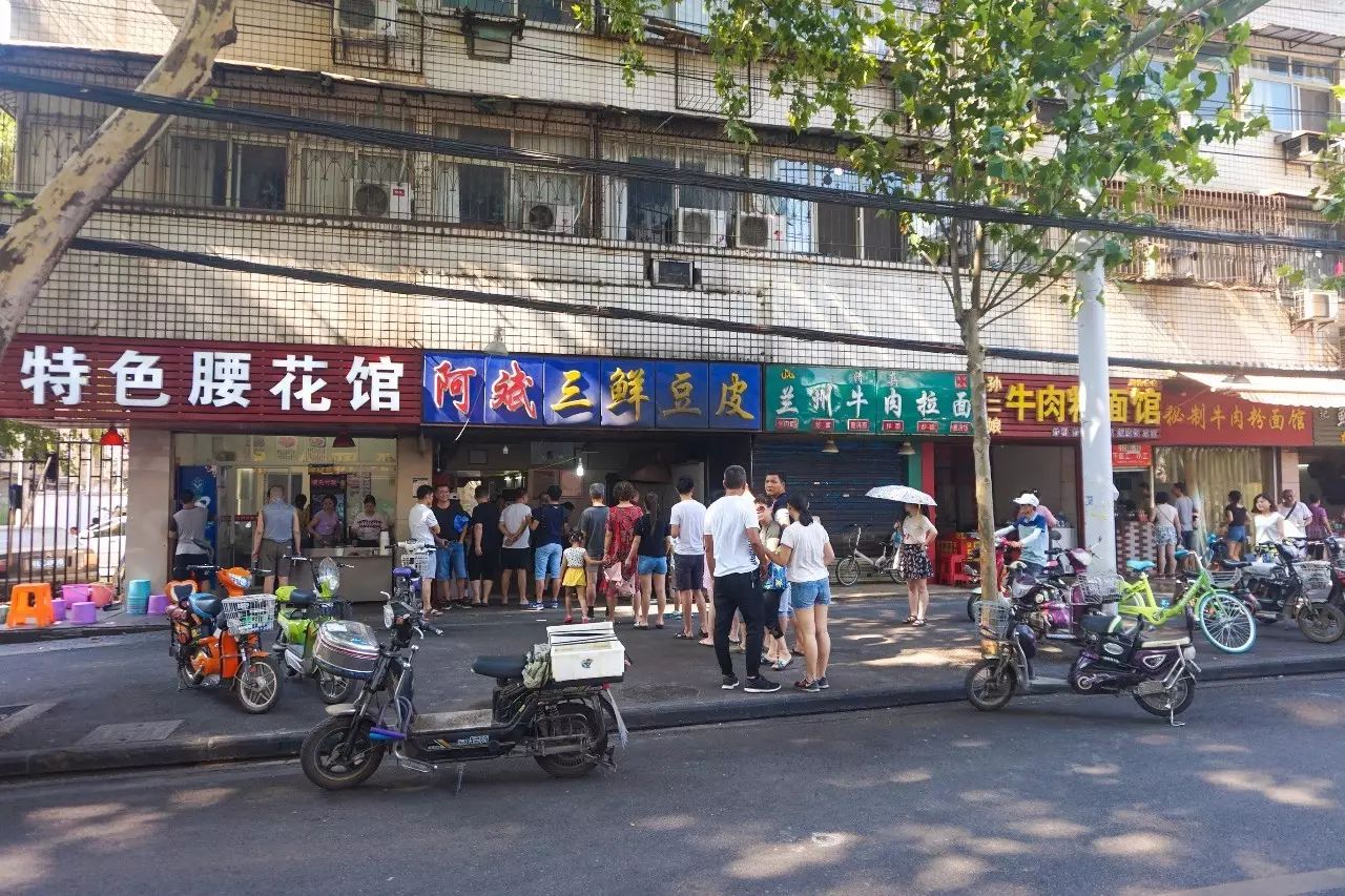 比户部巷还牛逼！藏在武汉闹市，家家都是网红店，你吃过几家？