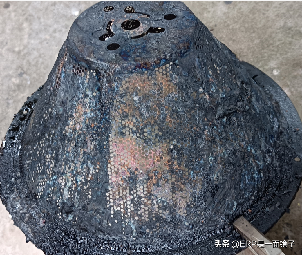 一個妙招，5分鐘徹底清洗油煙機濾網油泥，雙手全程不沾油