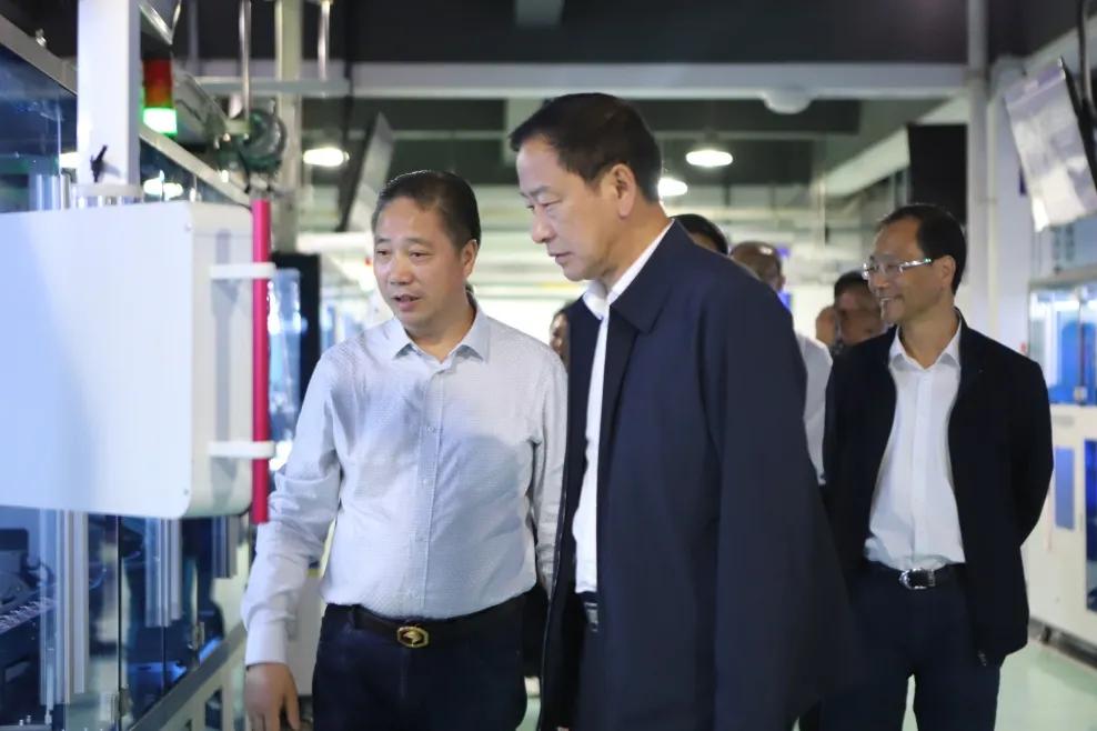 七台河市政协主席张建伟点赞正泰工业物联网