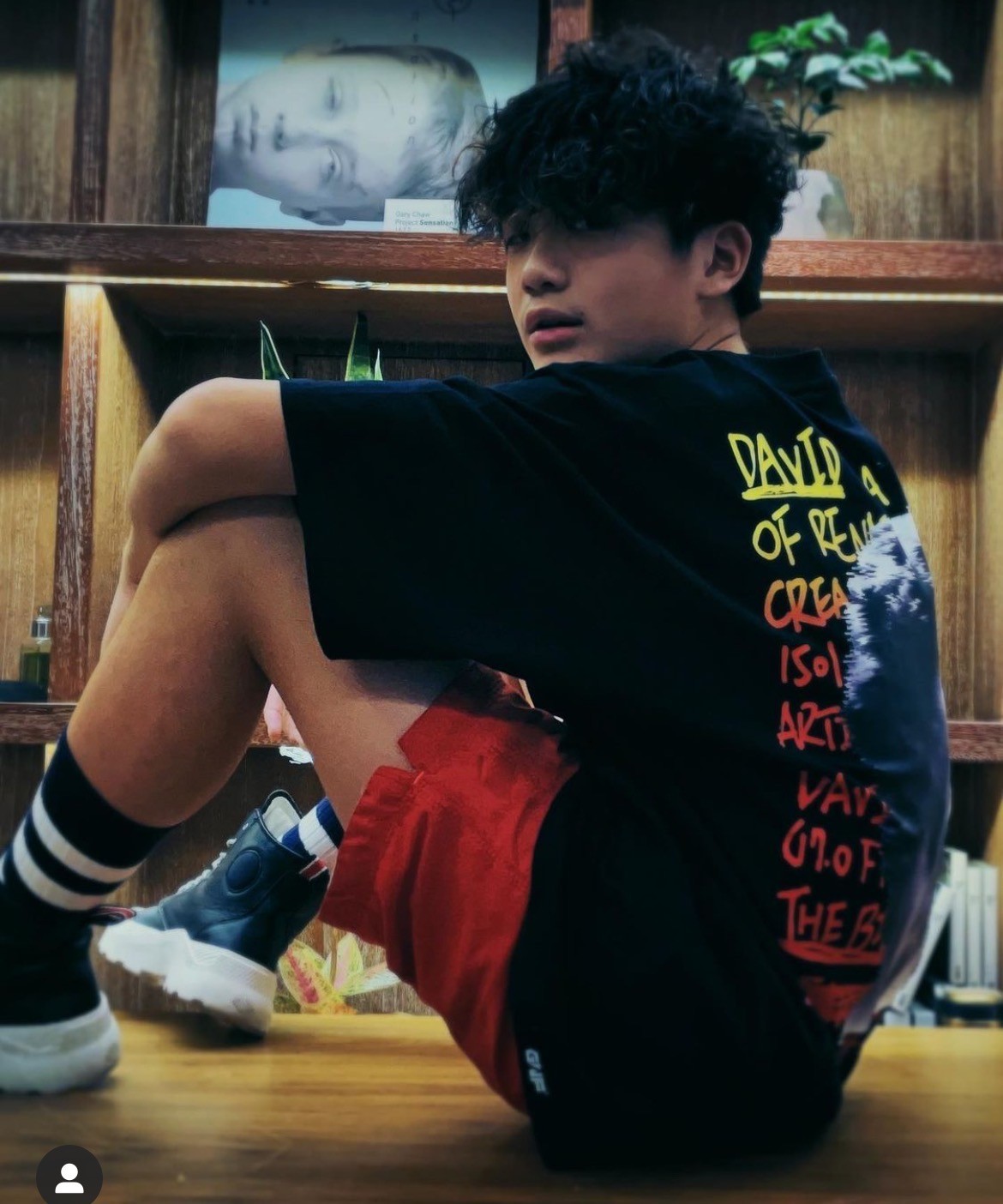 曹格晒儿子近照，13岁Joe长相与童年判若两人，背后豪宅惹人注目