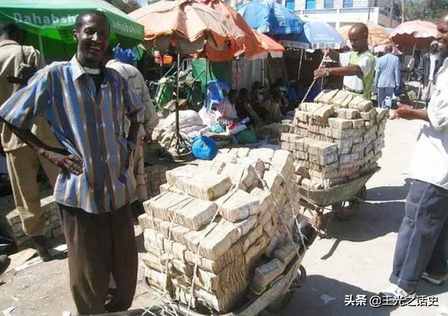 作为非洲的另一个南非，津巴布韦真的是被黑人