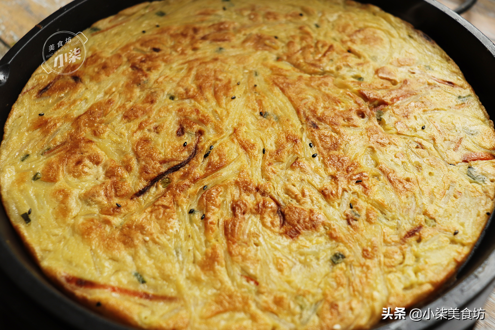 土豆絲別炒著吃了，打入2個雞蛋，5分鐘解決全家人早餐，太香了