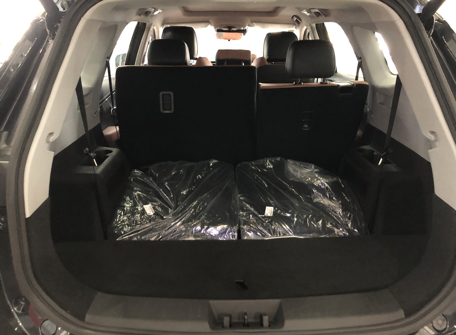 探店丨奇瑞瑞虎8plus,内饰双联屏,搭载1.6t发动机,中配最划算