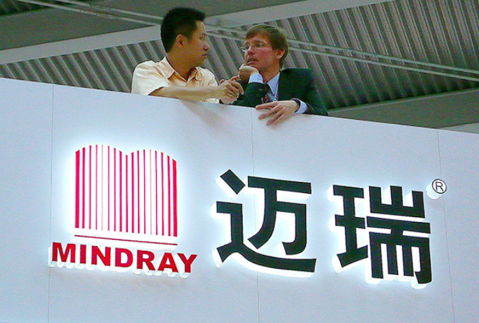 又一位中国富豪移民，控制着最大呼吸机场，赚