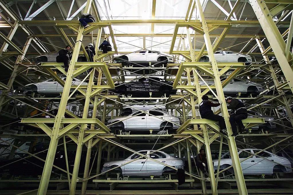 汽车股价狂飙，崩不是问题，逃不逃才是