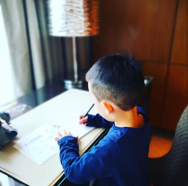 應采兒送兒子新年禮物，接地氣有寓意，估計Jasper看到會哭