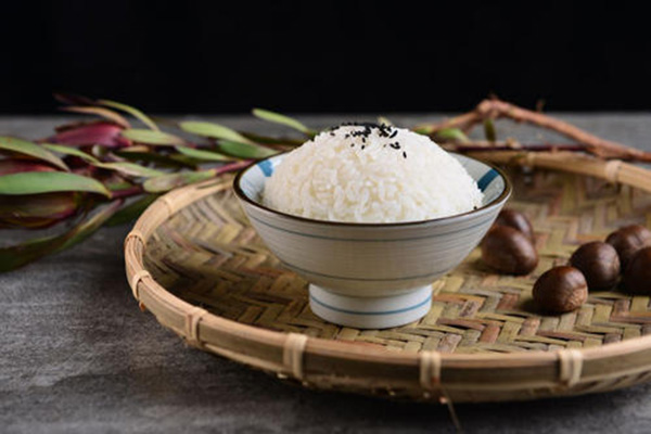 這2種米飯或�暗藏�黃曲霉素，不要吃了，常吃可能會傷肝