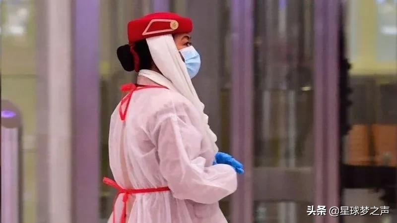 新冠疫情：英國封城令下為何還有一堆網紅�出國度假�