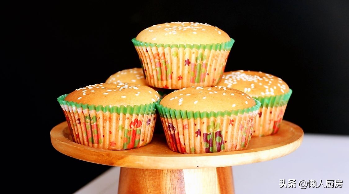 不用加水，不要分离蛋白蛋黄，教你蜂蜜脆皮蛋糕的做法，皮脆里软