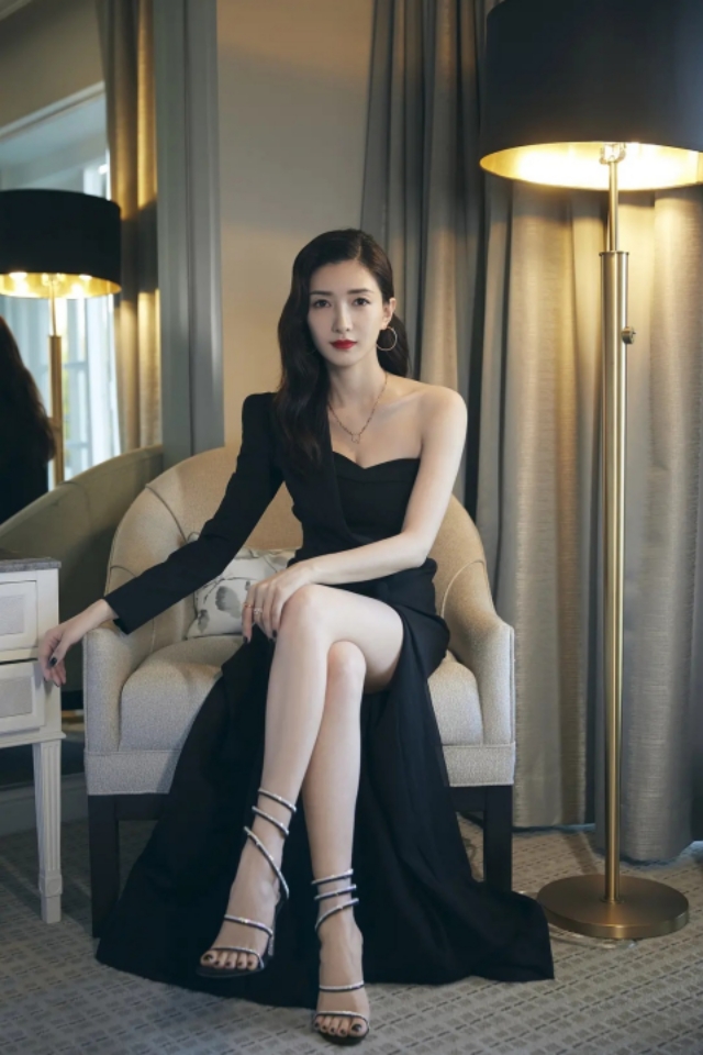 太后般的资源，丫鬟般的命，江疏影为什么始终捧不红？