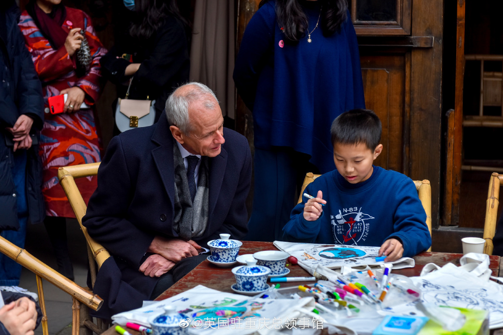 重庆见义勇为新规：外国友人出手也能获奖，最高能得到20万元