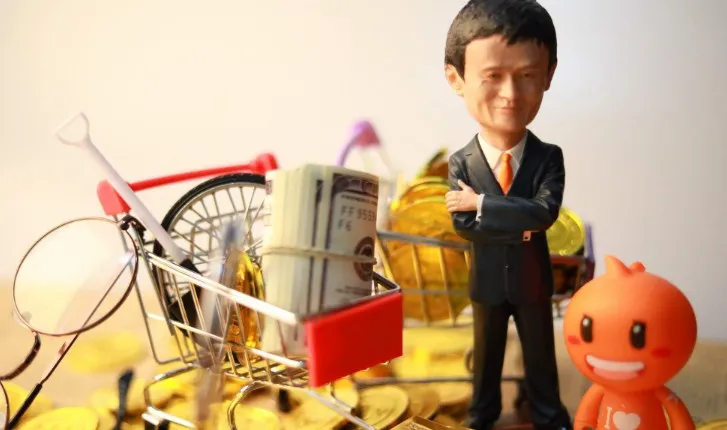 阿里物流AB面：A面指向顺丰，B面印着京东