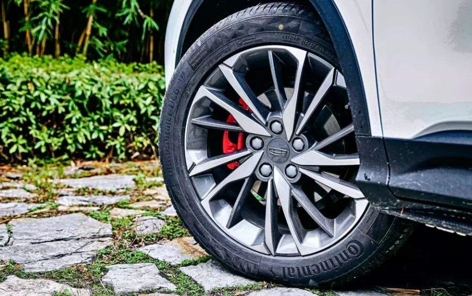 價(jià)格貴不一定合適，汽車(chē)輪胎到底應該怎么選？