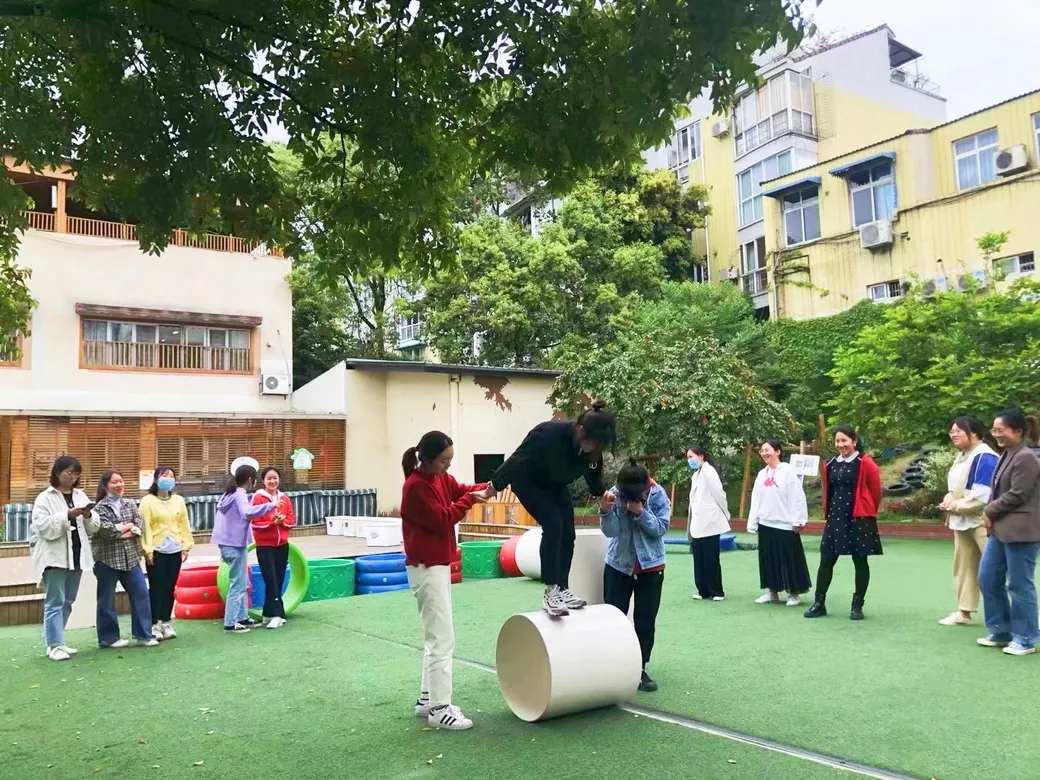 “小游戏”和“大课程”丨天府新区华阳幼儿园户外课程研究组活动
