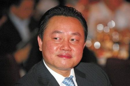 张近东：你公司股价跌了60%；黄光裕：呵呵，你董事长都没得做了