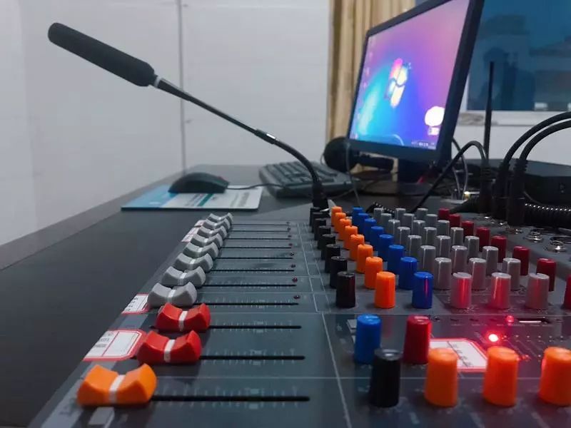 成都高新区中和小学小浪花广播站——《语文之声》栏目开播啦