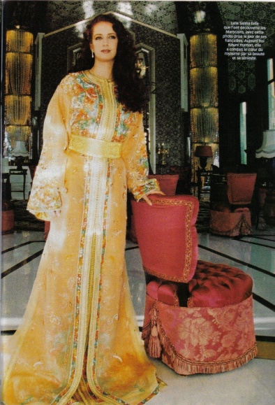 摩洛哥王妃：一头红色波浪长发美极了，王储曾非她不娶，为何离婚