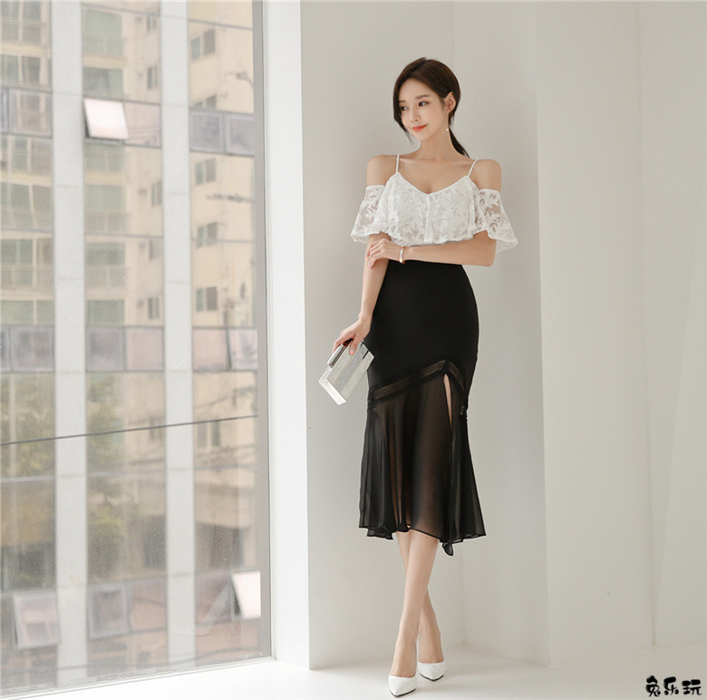 孙允珠：北欧芝士酸柠乳酪纯白吊带裙