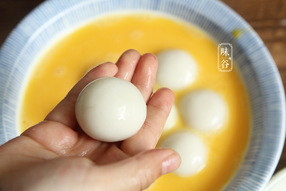 元宵節，湯圓不要煮著吃了，試試炸湯圓，外脆裡糯，喜慶又好吃