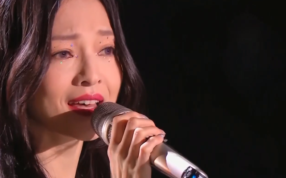 跨年女星集体得罪化妆师，杨幂被嘲像鹦鹉，热