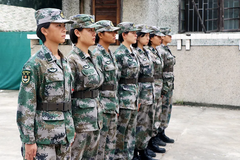 女兵野外駐訓(xùn)，到底有多野？