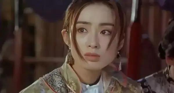 张敏被称为最艳星女郎,19岁红遍香江,51岁仍美艳动人