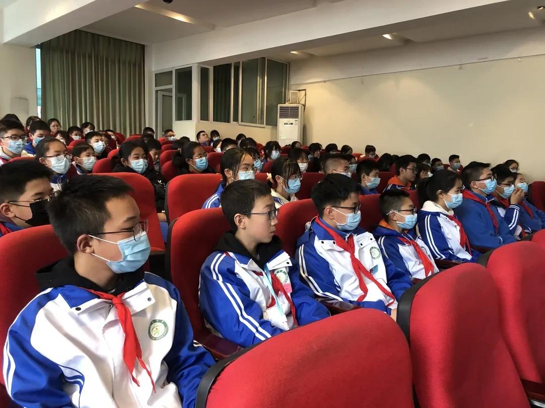 增强使命 争做先锋丨双流区棠湖中学初中部召开学生干部大会