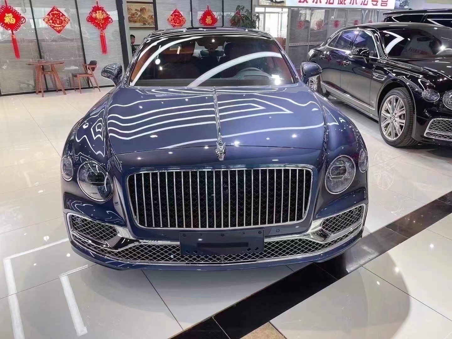 宾利飞驰6.0t w12流星蓝 太帅了