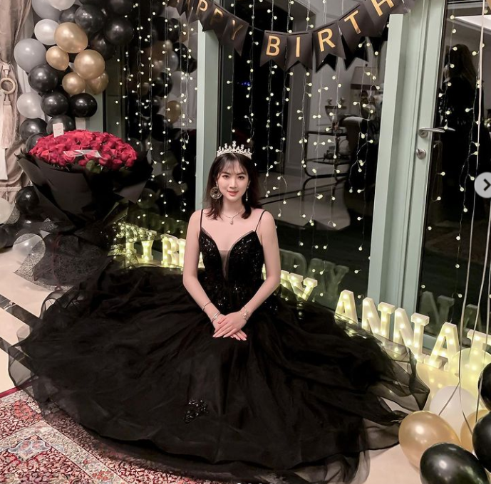 “华为千金”姚安娜官宣出道，揭女神进军娱乐圈三大原因