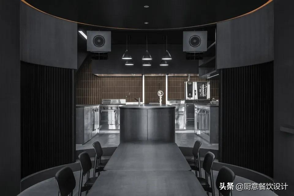 餐厅设计 | 日本93㎡的艺术烹饪空间，感受多重文化碰撞与交流