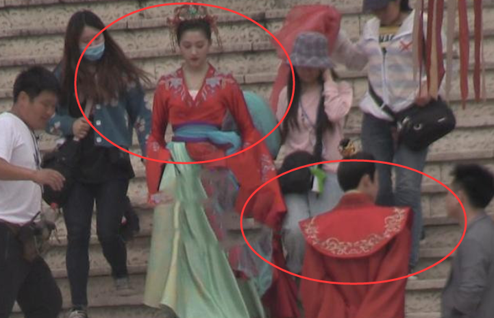 《王牌对王牌》收官，关晓彤转身拍新剧，我却