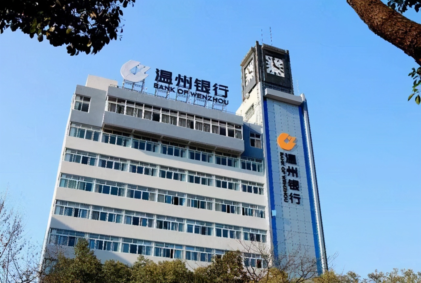 这个温州商人，卖眼镜起家，身价330亿，却从不接受采访，为啥