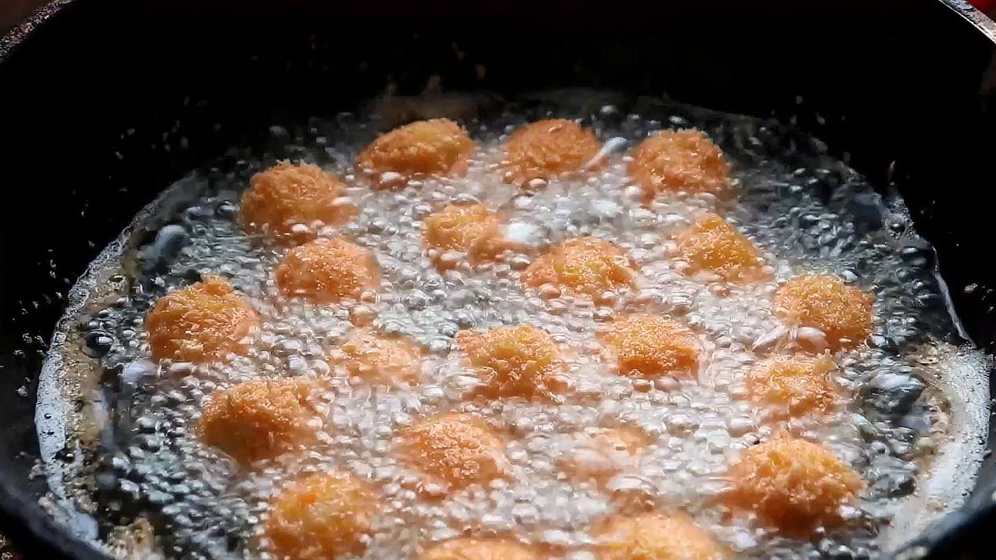 湯圓裡加雞蛋，沒想到這麼好吃，美味又新奇，全家都愛吃