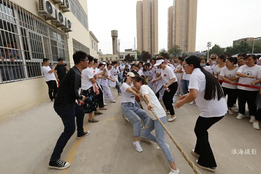 三原县医院庆祝“5.12”国际护士节拔河比赛