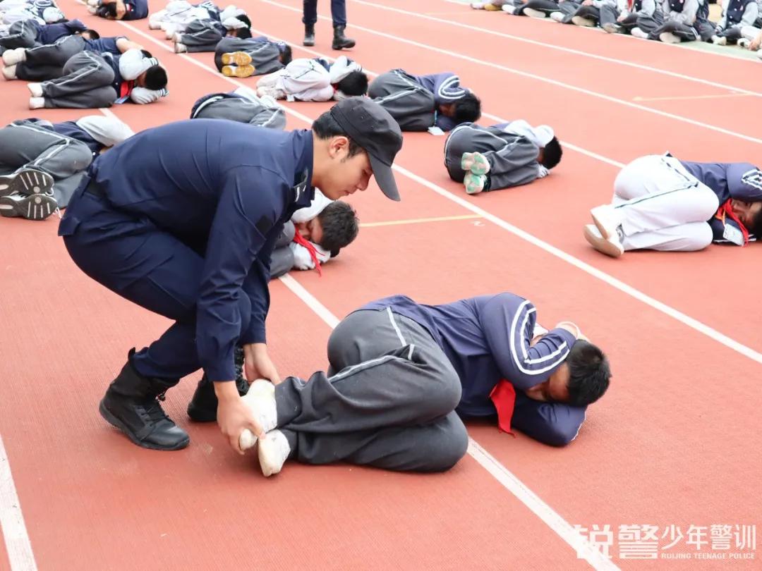 珠海锐警少年警训：安全教育进校园，护航珠海市梅华中学