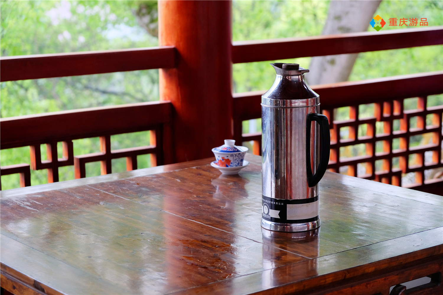 重庆南山上的涂山寺，花10块钱可以过一天，餐厅里还卖荤菜？