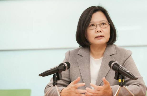 民进党炸开锅！王鸿薇上《海峡两岸》严厉批评