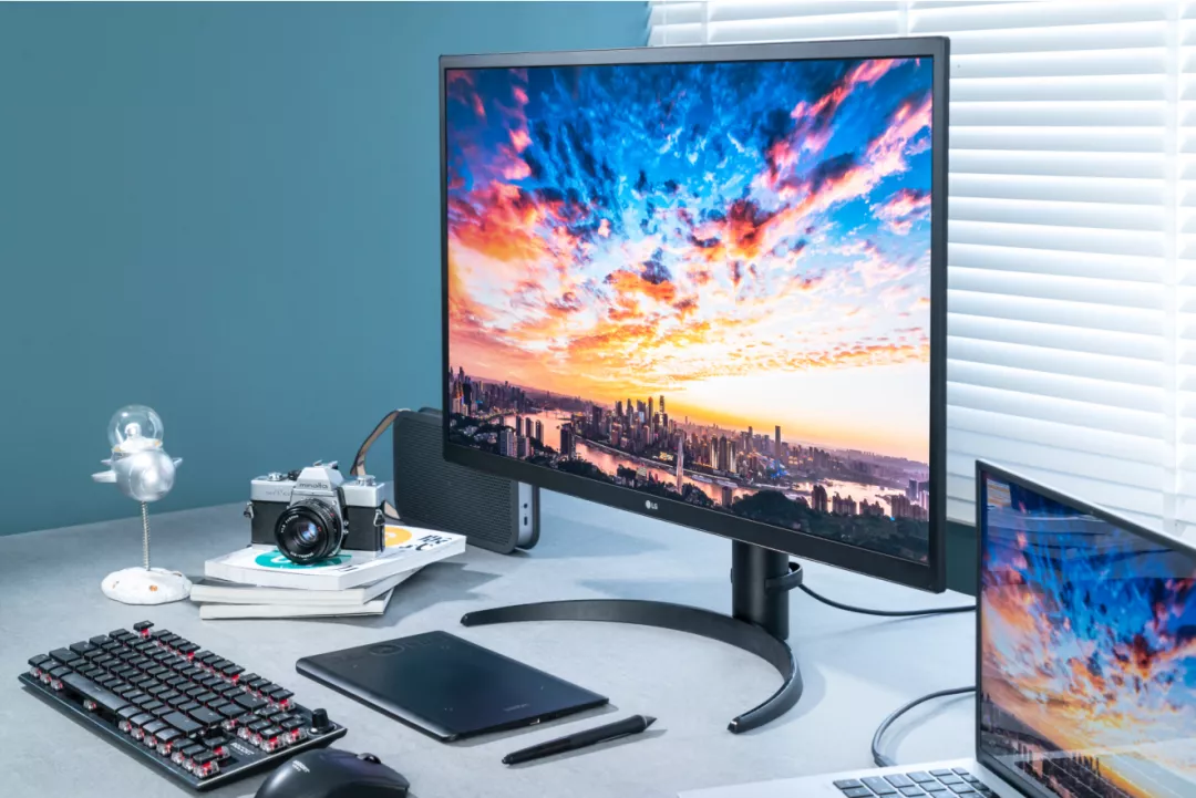 专业显示器的画质天花板!LG 32EP950 OLED显示器评测
