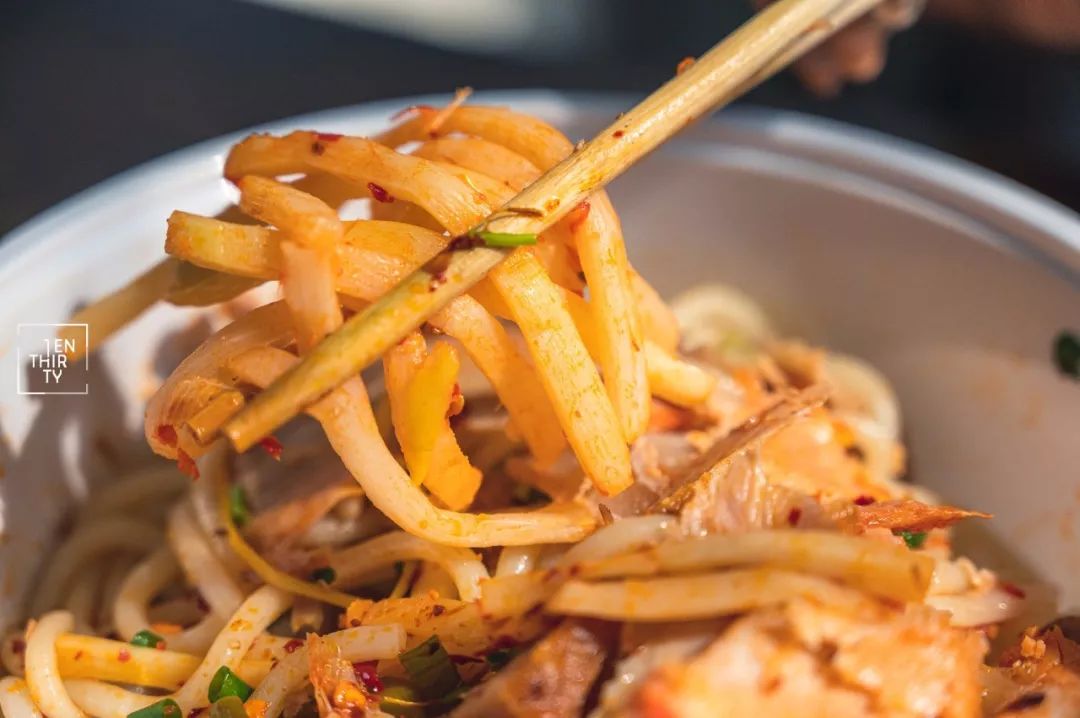 这家差评不少的桂林米粉，是我在武汉吃过的最