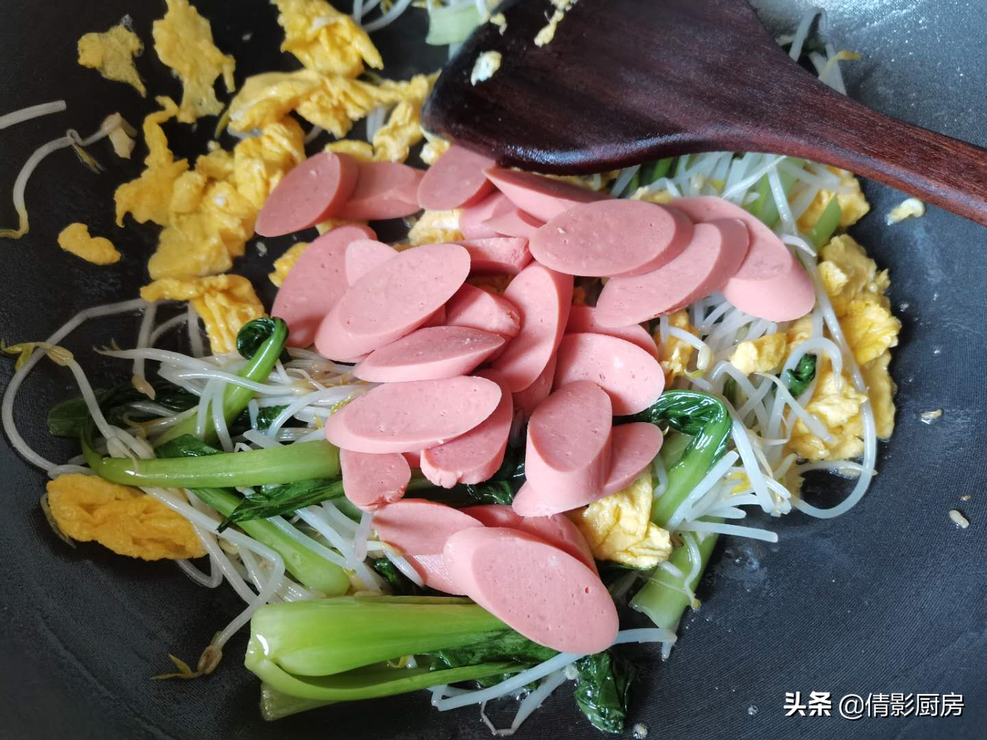 When using dried noodles to make fried noodles, master these 2 tricks. The fried noodles are not only strong but also non-sticky.