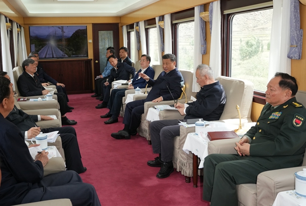 习近平在西藏考察时强调 全面贯彻新时代党的治藏方略 谱写雪域高原长治久安和高质量发展新篇章