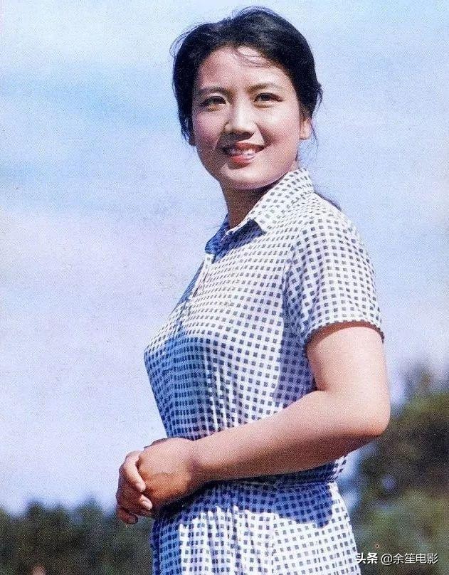 80年代当红女星李秀明，巅峰时隐退卖薯片，如今她过得怎么样了？