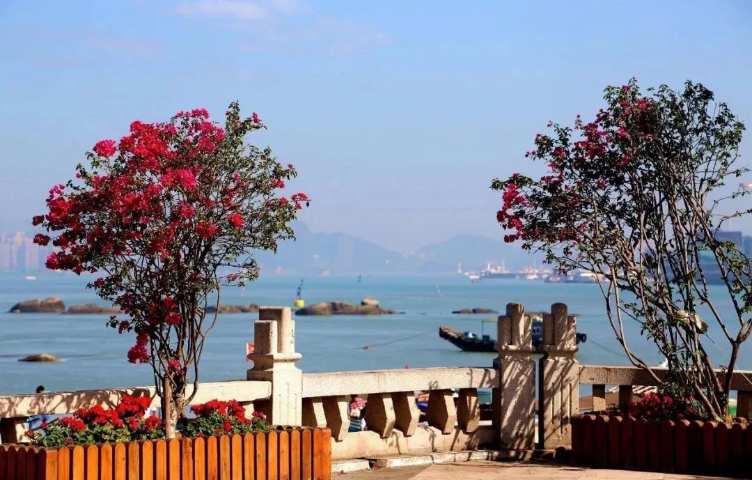 10 places that are most suitable for a person to travel, one every year, OK?