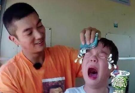 嗯哼情商爆棚，爸爸杜江4大語錄獲網友狂贊：別給孩子貼負面標籤