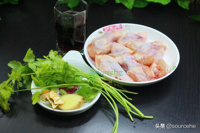 鸡腿我家从来不烤，加它焖一焖，肉嫩鲜美，连骨头都入味，太香了