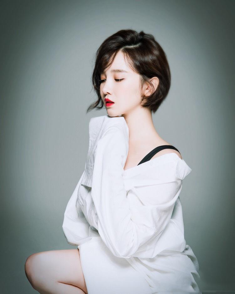 32岁陈小纭，皮肤白皙身材有料，这位美人着实魅力无穷！