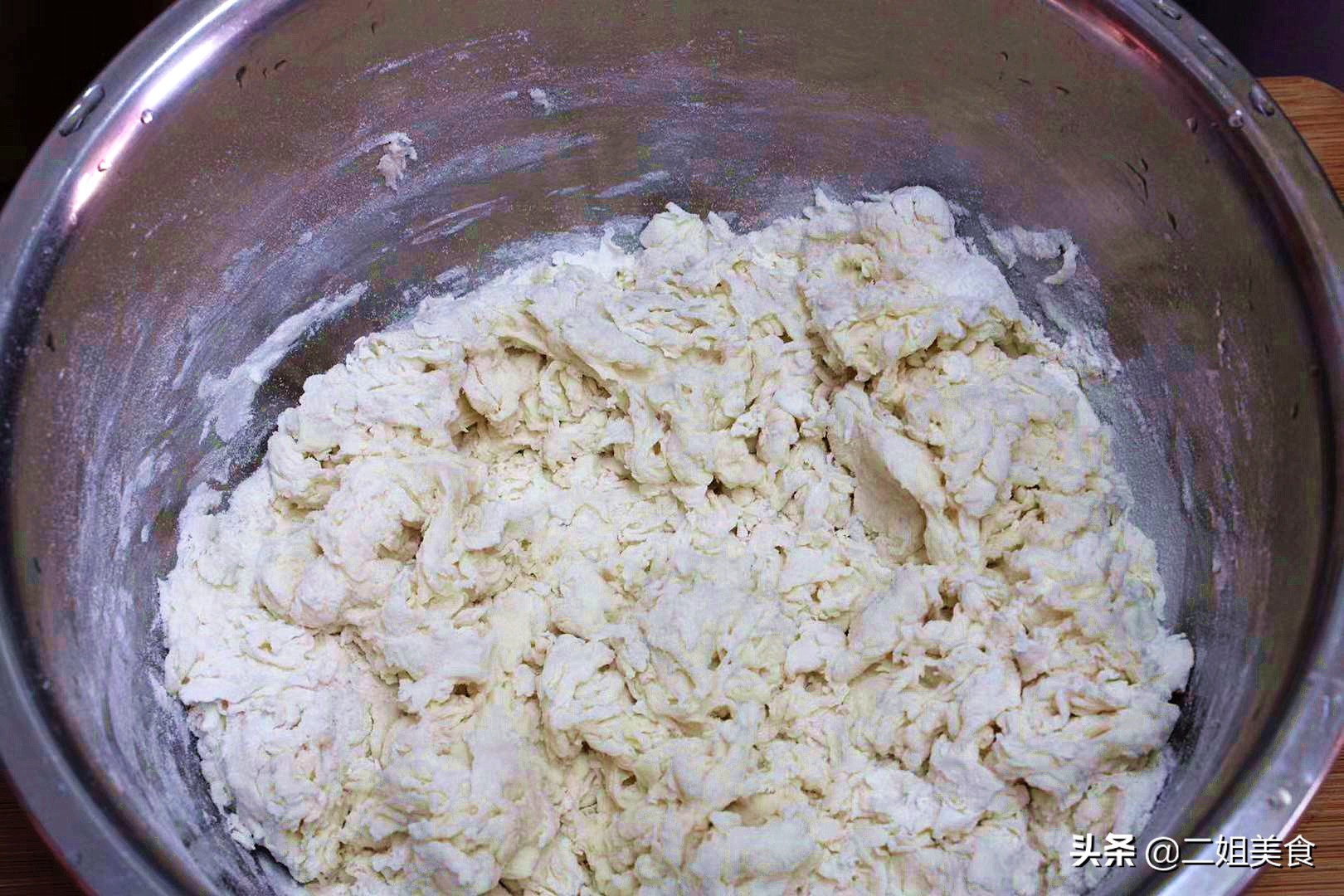 用胡萝卜和粉条做包子原来这么好吃，比白菜馅鲜，比韭菜馅还香